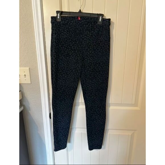 Spanx Blue Black Leopard Cheetah Print Skinny Jegging Slimming Jean Pants Sz M - Picture 1 of 11